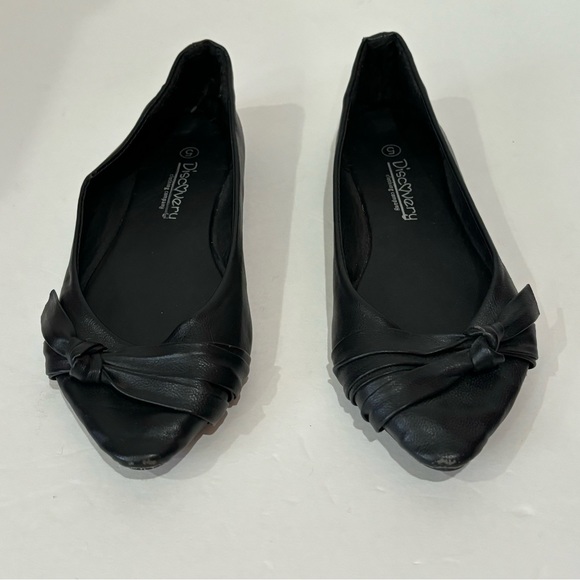 Discovery Shoes - DISCOVERY Women’s Faux Leather Formal Flats w/ Bow - black, size 5